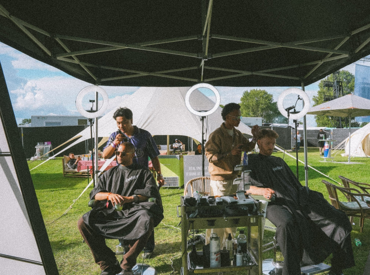 Humble Barbers sostiene gli artisti estivi affilati