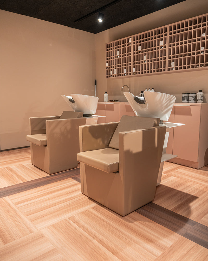 Compact - Poltrona lavatesta marrone - Vasca bianca