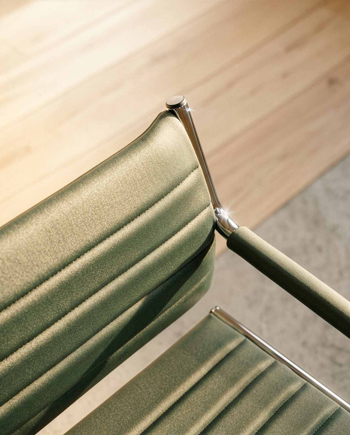 Greiner 59 SuperTex - poltrona da parrucchiere verde scuro con base a stella cromata