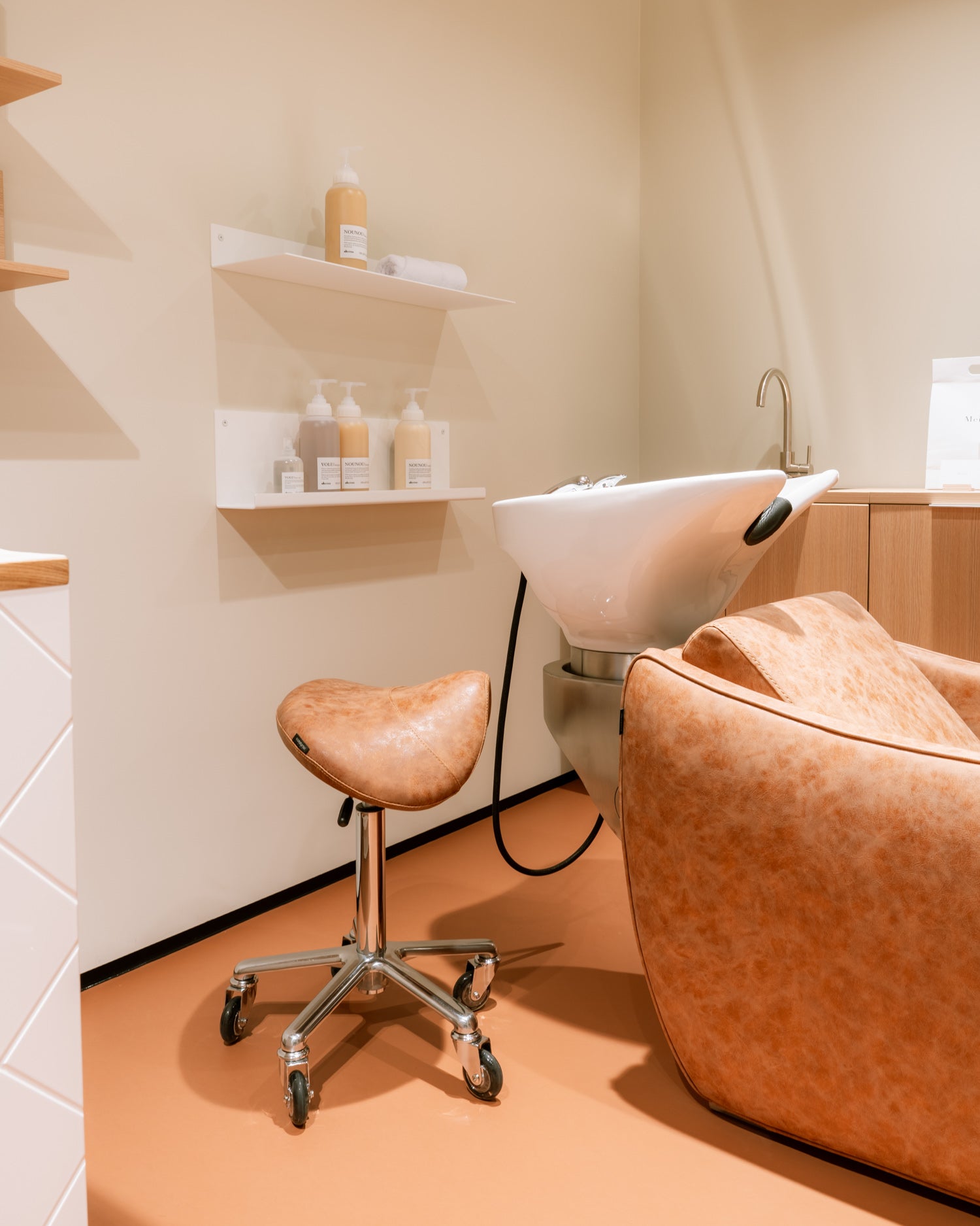 Shampoo White - Mensola in alluminio da 76cm con verniciatura a polvere bianca