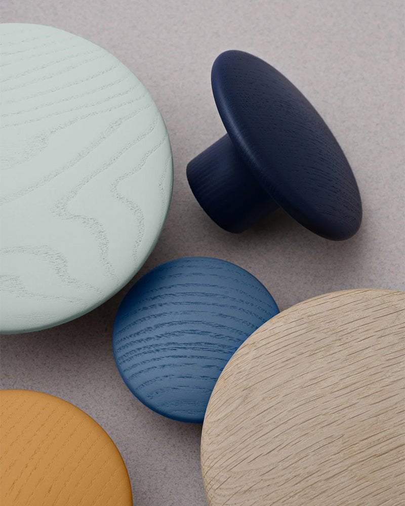 Dots - Appendiabiti in rovere verde salvia - ø17