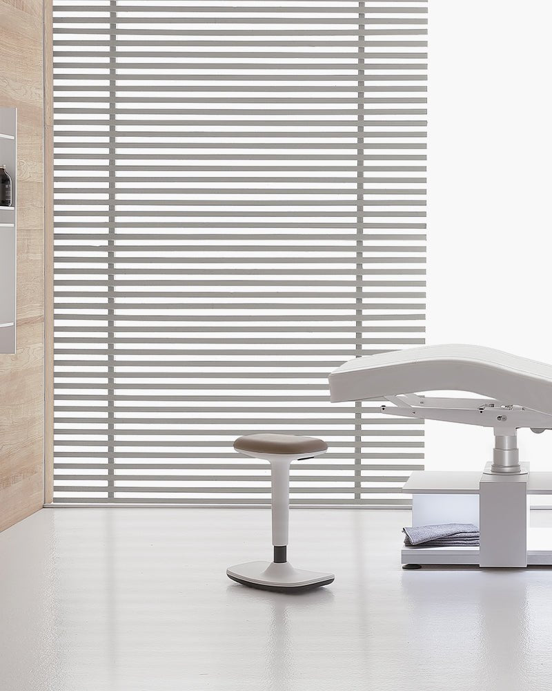 Flex - Poltrona da trattamento grigio scuro - Buona ergonomia